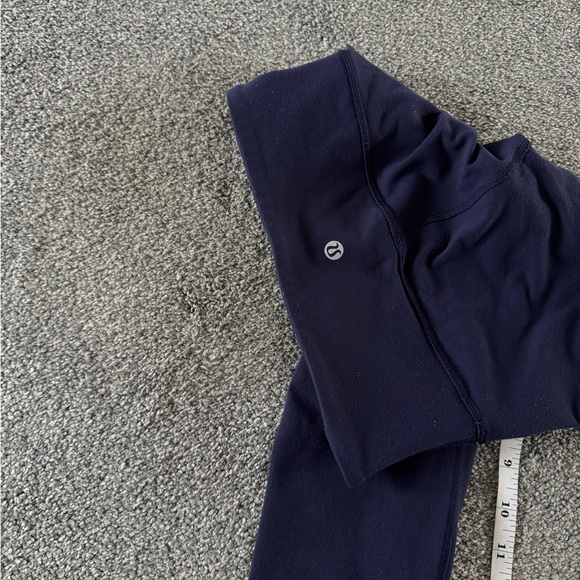 Lululemon leggings size 2 - Picture 5 of 6